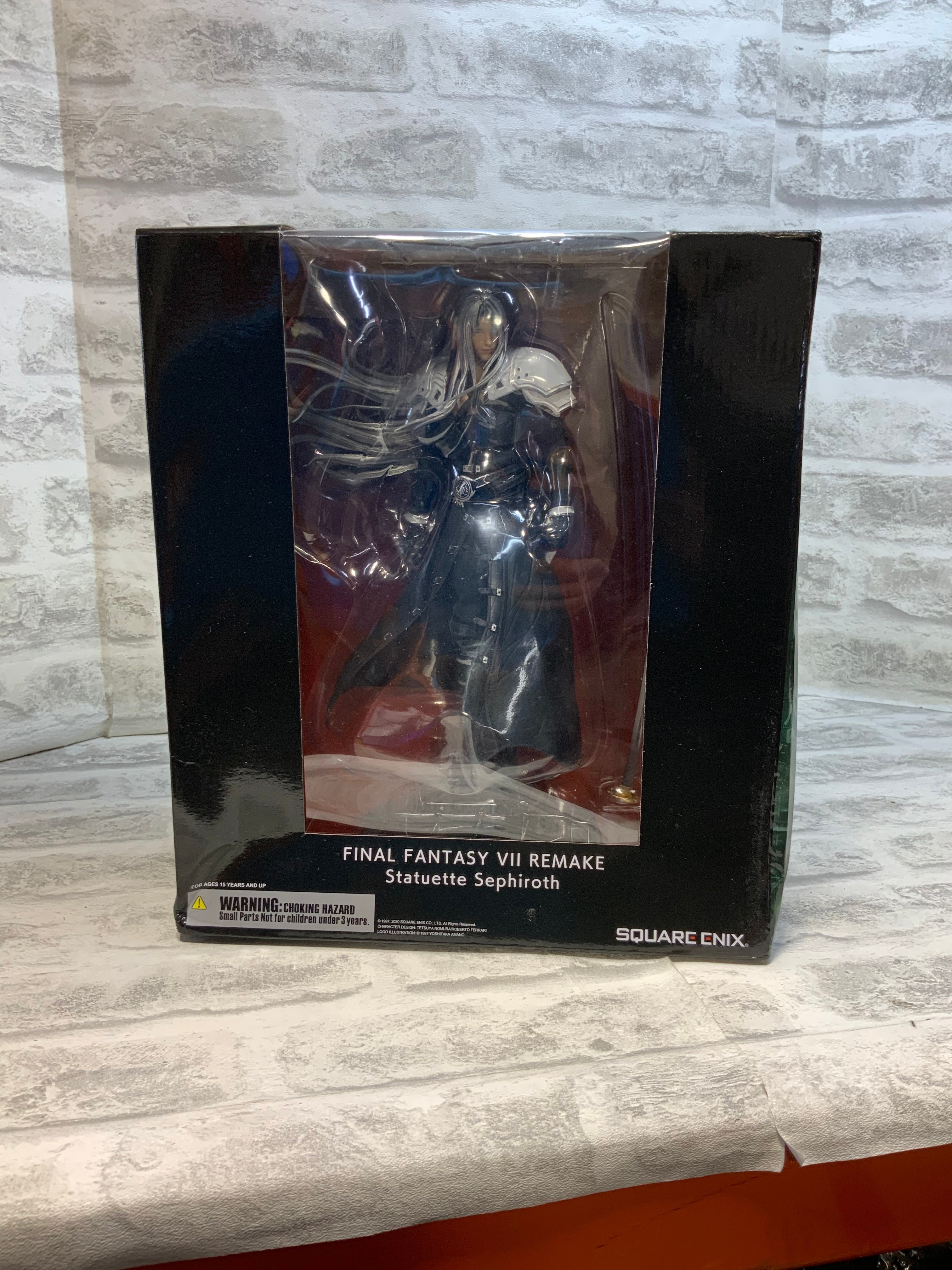 Square Enix Final Fantasy VII Remake Statuette Sephiroth (7598244069614)